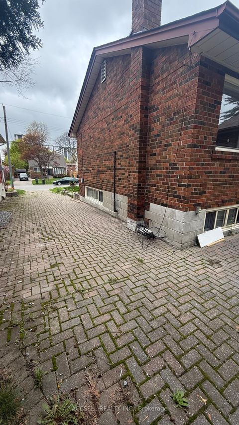 Photo 15 at 27 Ivordale Crescent, Maryvale, Toronto
