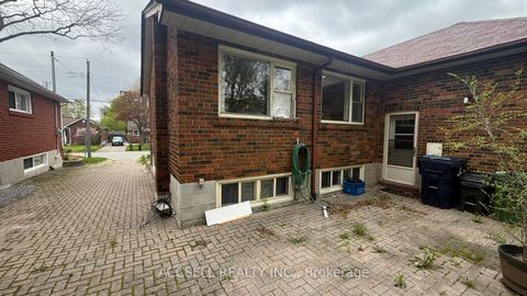 Photo 16 at 27 Ivordale Crescent, Maryvale, Toronto