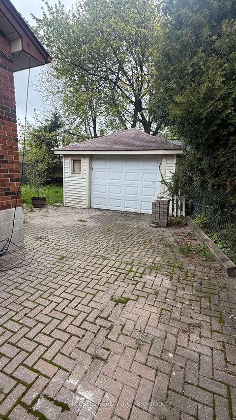 Photo 19 at 27 Ivordale Crescent, Maryvale, Toronto