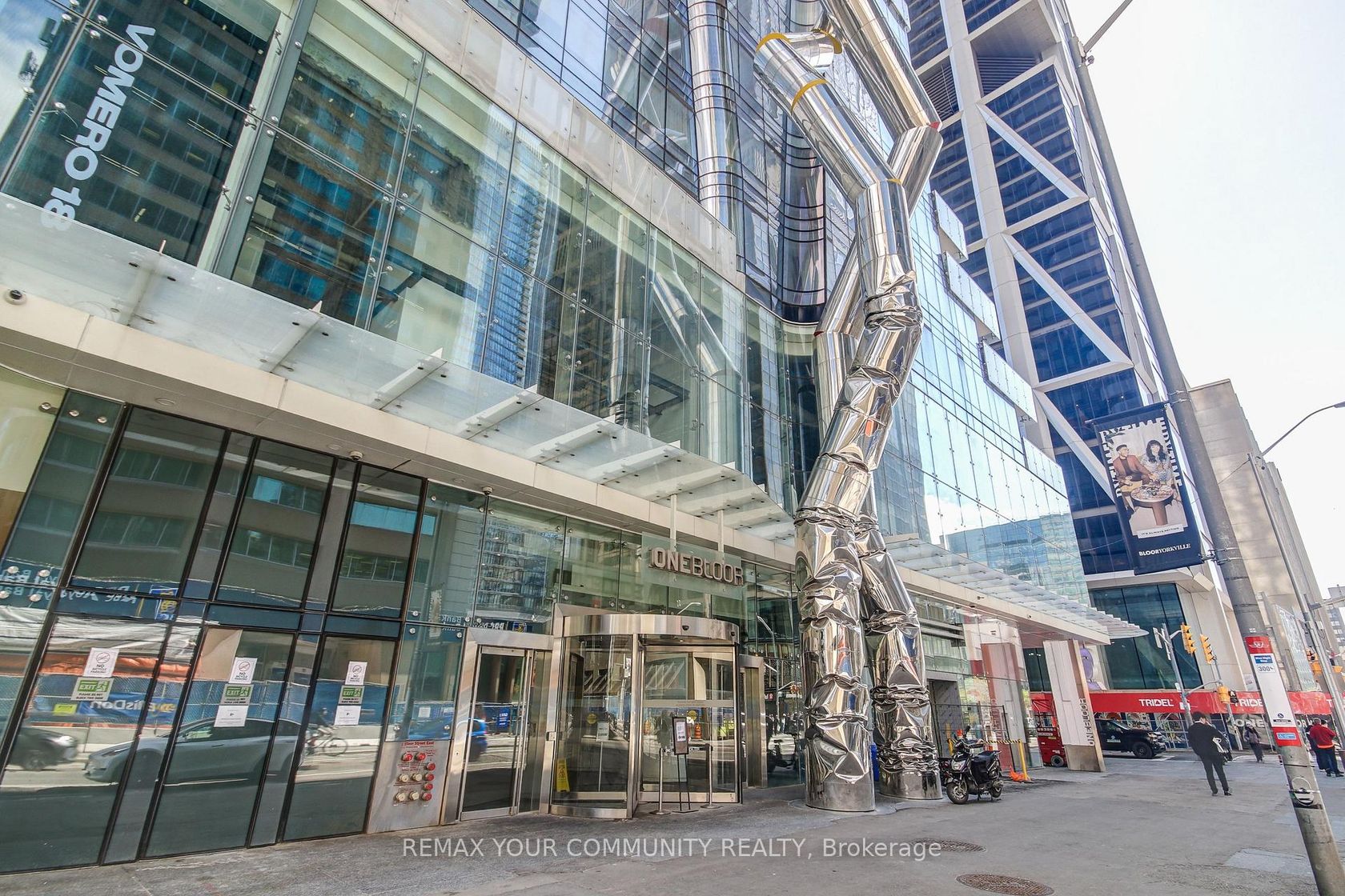 2504 - 1 Bloor Street E, Yonge Corridor, Toronto photo number 2