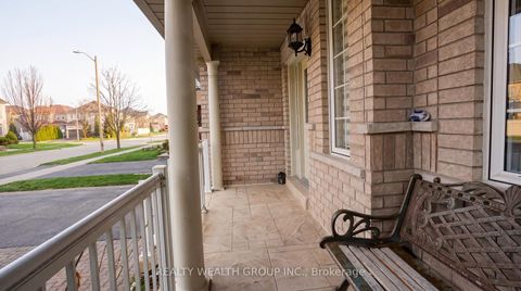 Photo 2 at 212 Vellore Woods Boulevard, Vellore Village, Vaughan