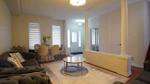 Photo 4 at 212 Vellore Woods Boulevard, Vellore Village, Vaughan