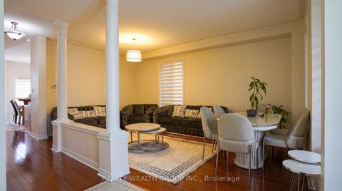 Photo 5 at 212 Vellore Woods Boulevard, Vellore Village, Vaughan