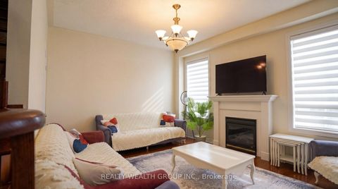 Photo 8 at 212 Vellore Woods Boulevard, Vellore Village, Vaughan