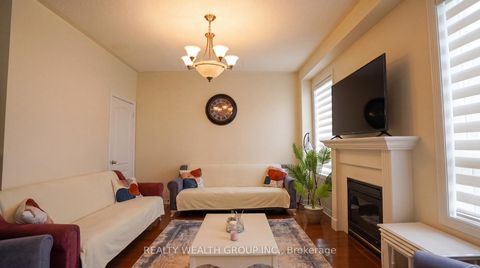 Photo 9 at 212 Vellore Woods Boulevard, Vellore Village, Vaughan