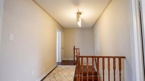 Photo 13 at 212 Vellore Woods Boulevard, Vellore Village, Vaughan