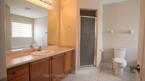Photo 16 at 212 Vellore Woods Boulevard, Vellore Village, Vaughan