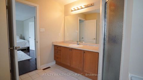 Photo 20 at 212 Vellore Woods Boulevard, Vellore Village, Vaughan