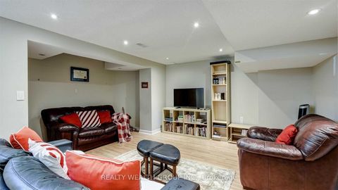 Photo 23 at 212 Vellore Woods Boulevard, Vellore Village, Vaughan