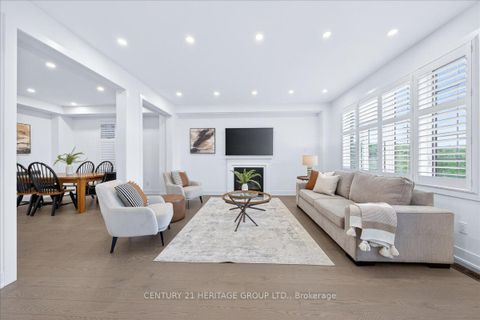 Photo 11 at 22 Marlene Johnston Drive, Holland Landing, East Gwillimbury