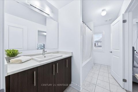 Photo 38 at 22 Marlene Johnston Drive, Holland Landing, East Gwillimbury
