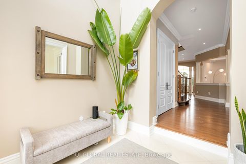 Photo 5 at 292 Lady Valentina Avenue, Patterson, Vaughan