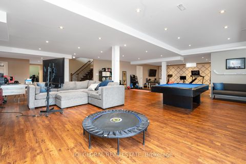 Photo 40 at 292 Lady Valentina Avenue, Patterson, Vaughan