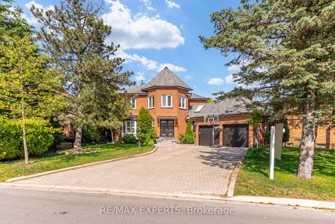 Photo 1 at 23 Bloomfield Trail, Oak Ridges, Richmond Hill