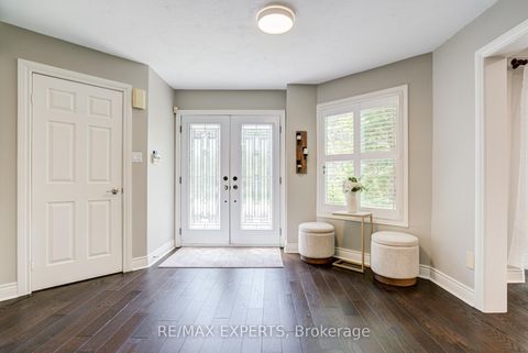 Photo 2 at 23 Bloomfield Trail, Oak Ridges, Richmond Hill