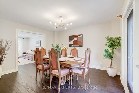 Photo 7 at 23 Bloomfield Trail, Oak Ridges, Richmond Hill