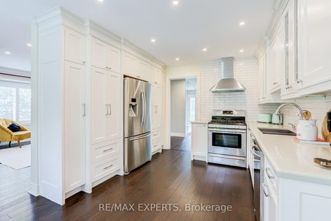 Photo 10 at 23 Bloomfield Trail, Oak Ridges, Richmond Hill