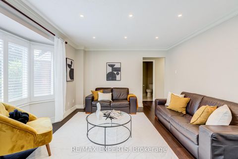 Photo 13 at 23 Bloomfield Trail, Oak Ridges, Richmond Hill