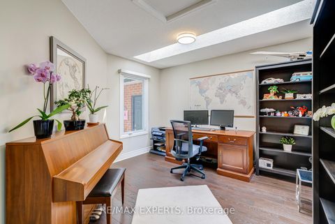 Photo 15 at 23 Bloomfield Trail, Oak Ridges, Richmond Hill