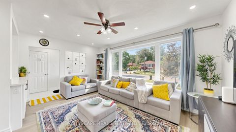 Photo 3 at 15 Barnes Crescent, Woburn, Toronto