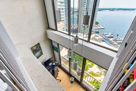 Photo 2 at 2432 - 33 Harbour Square, Waterfront Communities C1, Toronto