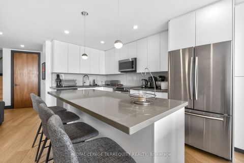 Photo 19 at 2432 - 33 Harbour Square, Waterfront Communities C1, Toronto