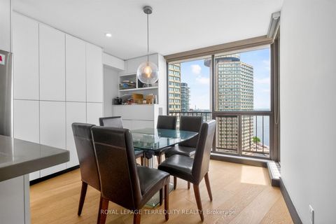 Photo 20 at 2432 - 33 Harbour Square, Waterfront Communities C1, Toronto