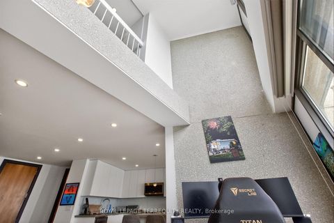 Photo 22 at 2432 - 33 Harbour Square, Waterfront Communities C1, Toronto