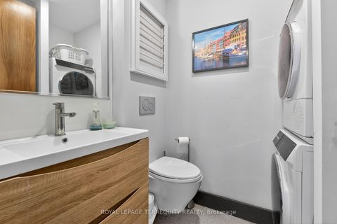 Photo 24 at 2432 - 33 Harbour Square, Waterfront Communities C1, Toronto