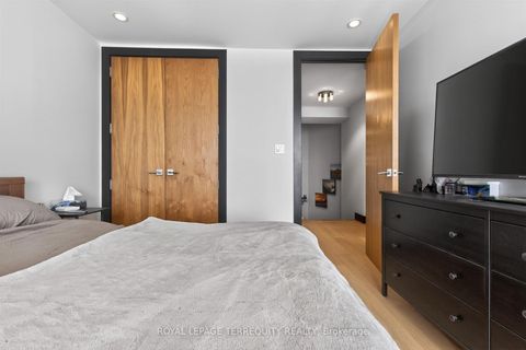 Photo 30 at 2432 - 33 Harbour Square, Waterfront Communities C1, Toronto