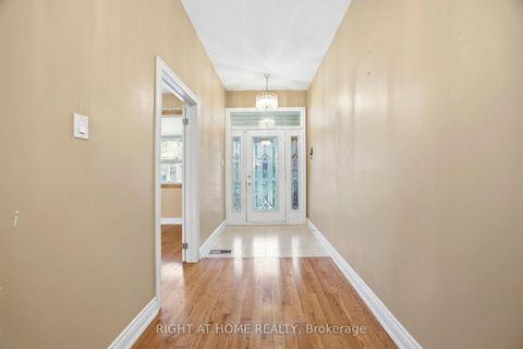 Photo 3 at 81 Argyle Street, Bellwoods, Toronto