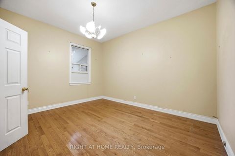 Photo 7 at 81 Argyle Street, Bellwoods, Toronto