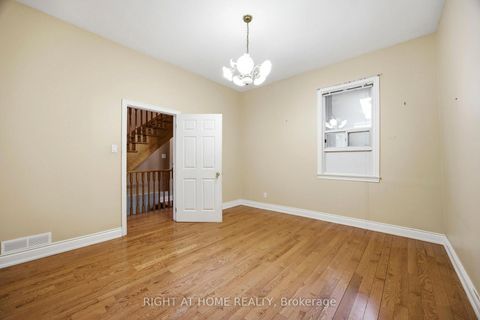 Photo 8 at 81 Argyle Street, Bellwoods, Toronto