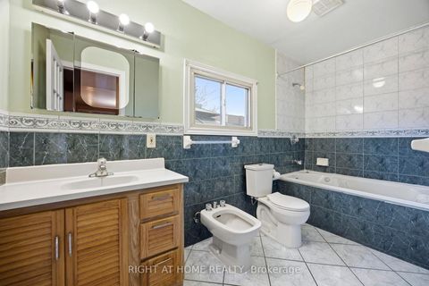 Photo 15 at 81 Argyle Street, Bellwoods, Toronto