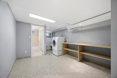 Photo 31 at 81 Argyle Street, Bellwoods, Toronto