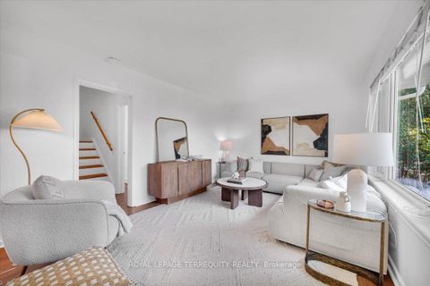 Photo 4 at 28 Crowland Drive, Kipling, Toronto