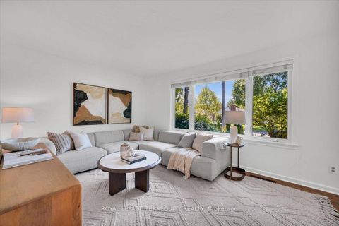 Photo 5 at 28 Crowland Drive, Kipling, Toronto