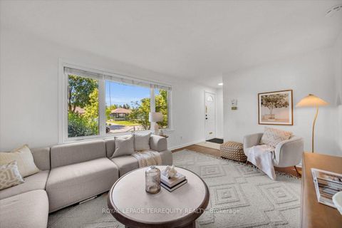 Photo 6 at 28 Crowland Drive, Kipling, Toronto