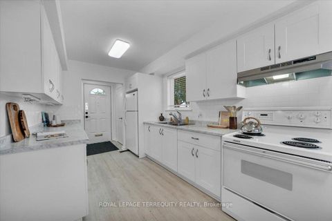 Photo 8 at 28 Crowland Drive, Kipling, Toronto