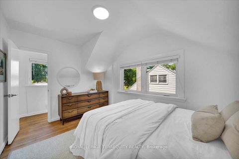 Photo 18 at 28 Crowland Drive, Kipling, Toronto