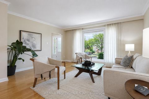 Photo 4 at 3 Embers Drive, West Deane, Toronto