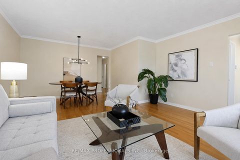 Photo 6 at 3 Embers Drive, West Deane, Toronto