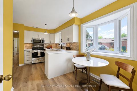 Photo 9 at 3 Embers Drive, West Deane, Toronto