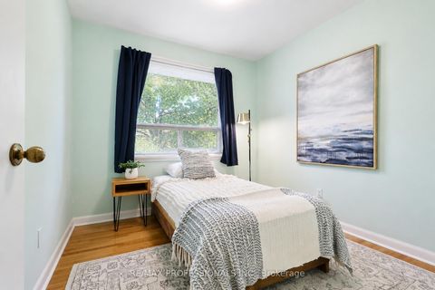 Photo 13 at 3 Embers Drive, West Deane, Toronto