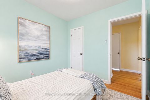 Photo 14 at 3 Embers Drive, West Deane, Toronto