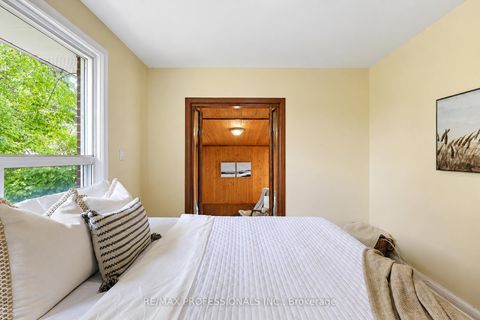 Photo 17 at 3 Embers Drive, West Deane, Toronto