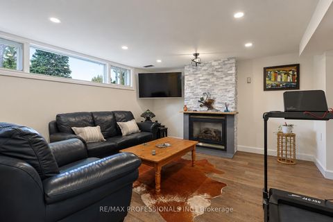 Photo 32 at 3 Embers Drive, West Deane, Toronto