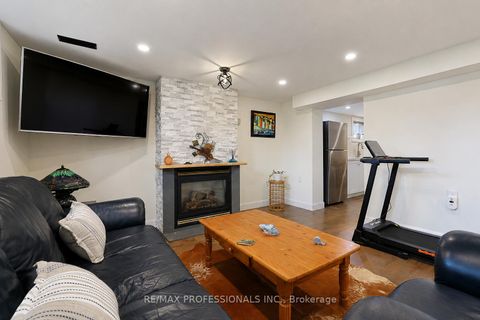 Photo 33 at 3 Embers Drive, West Deane, Toronto