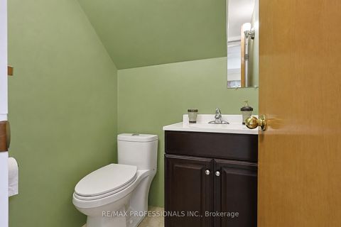 Photo 35 at 3 Embers Drive, West Deane, Toronto
