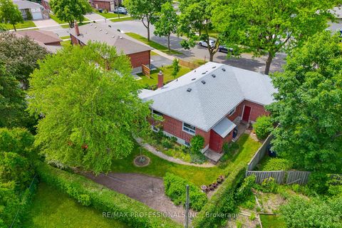 Photo 45 at 3 Embers Drive, West Deane, Toronto